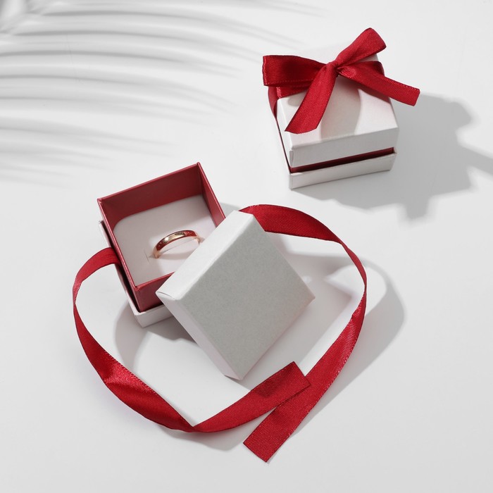 Подарочная коробка под серьги/кольцо "Лента", 5*5, цвет бело-бордовый 