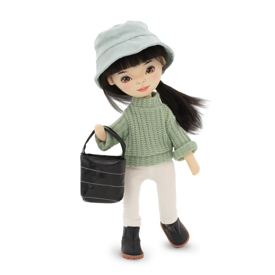 Кукла "Lilu в зеленом свитере", Серия: Весна