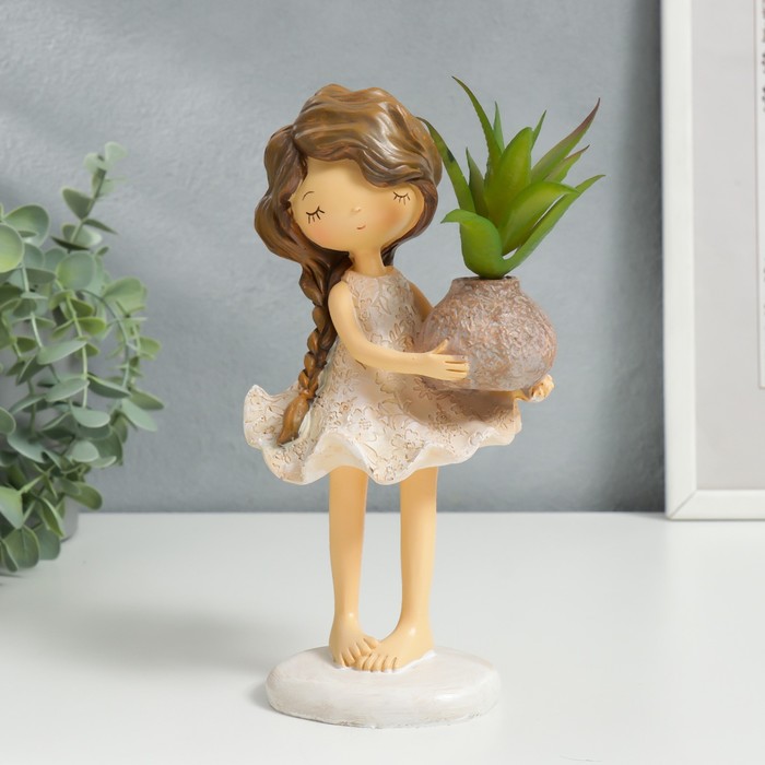Сувенир "Малышка с косой, с растением в вазе" 21х9х11,3 см